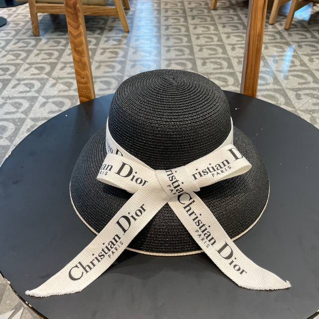 dior2025 New Style Fashion Straw Hat Super Popular Lampshade Hat Shape Looks