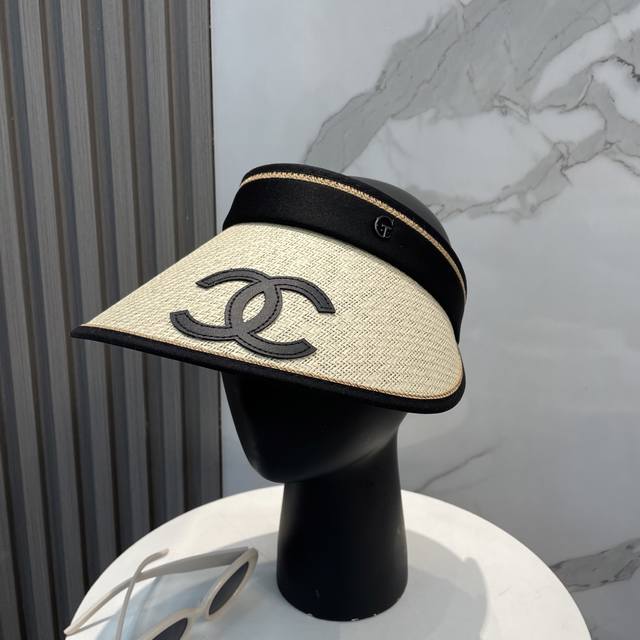 Chanel's New Hollow Top Hat Sweet Style The Hat Is Hollow So You Won't Feel Stuf