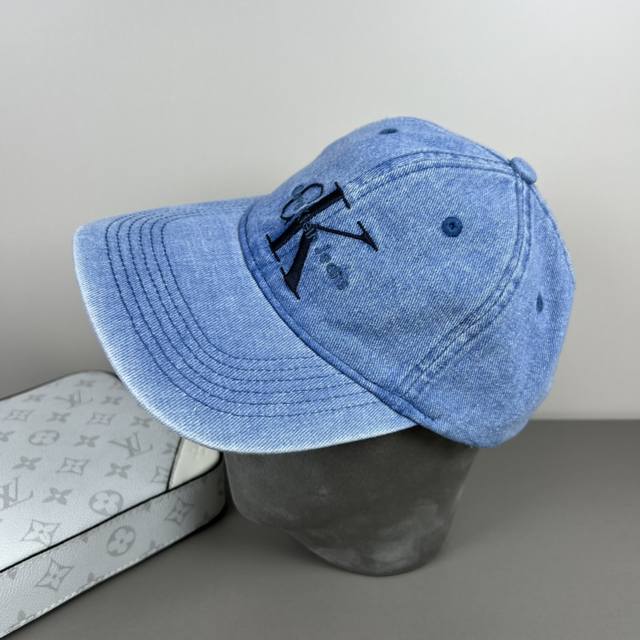 Classic Calvin Klein Ck Embroidered Logo Please Look For The High-End Quality Th
