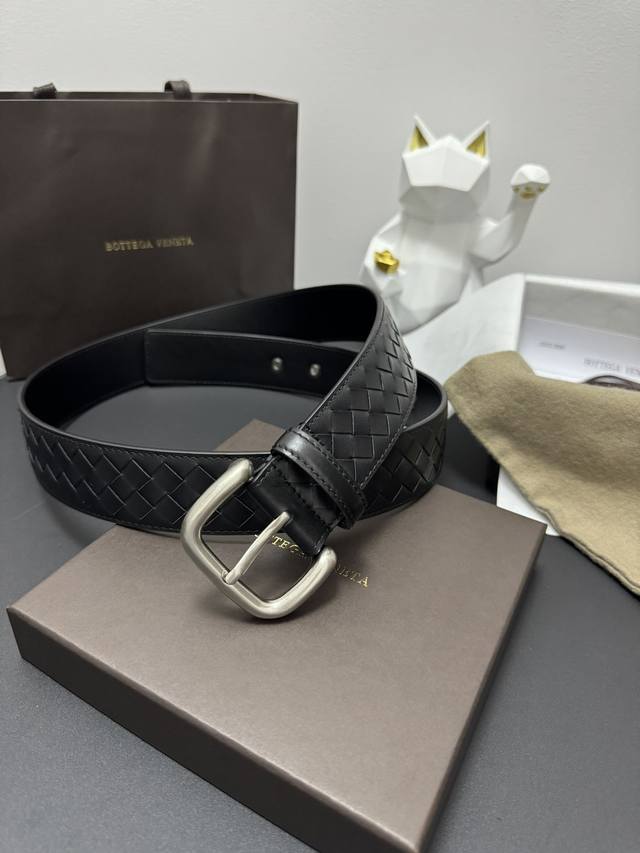 bottega Veneta 3.8Cm Grey Color Classic Hand-Woven Cowhide Every Detail Refle