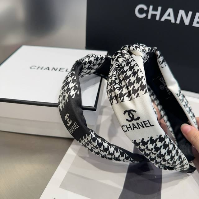 With Packaging Box Chanel Chanel's Latest Headband Is Super Beautiful And Has A