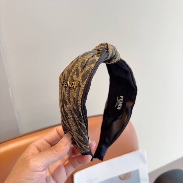 With Packaging Fendi Fendi Classic New Double F Headband Retro Headband Simple A