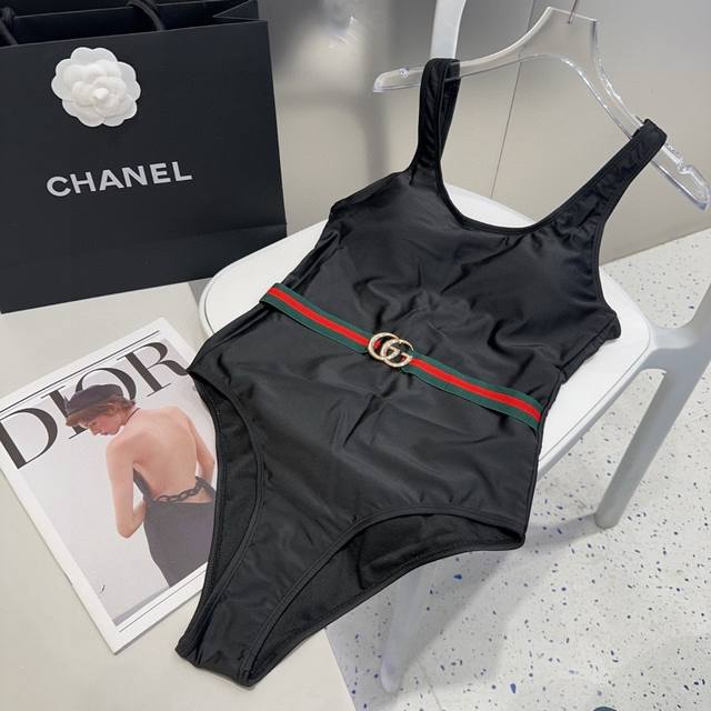 Gucci Swimsuit Is Slim And Good Looking. It Is Very Fashionable. Sml