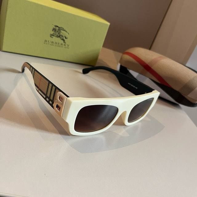 burberr Burberry Sunglasses For Men And Women, International Brand, Same Styl