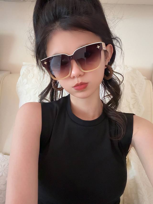 lv 2025 Spring New Trend Hot Style Fashion Square Frame Sunglasses High Quali