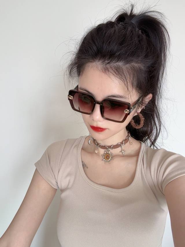 gucci 2025 Spring New Trend Hot Style Fashion Square Frame Sunglasses High Qu