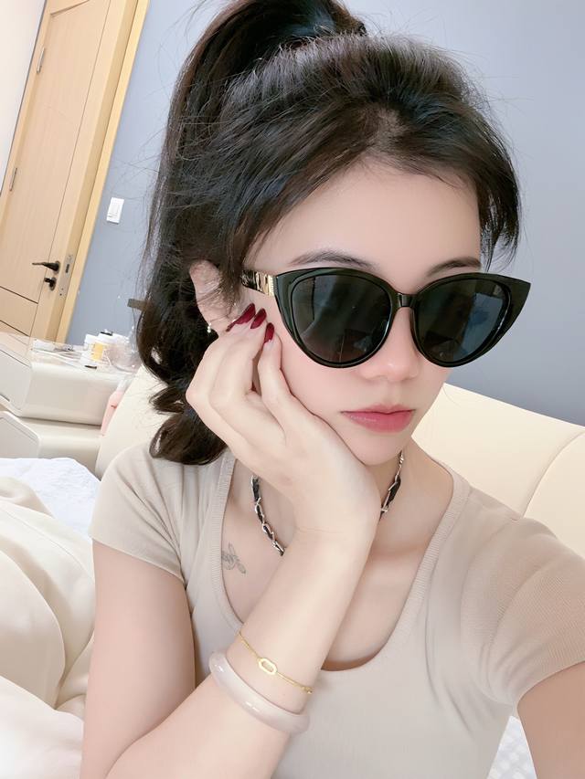 lv 2025 New Women's Square Frame Sunglasses Driving Sunglasses New Sunglasses