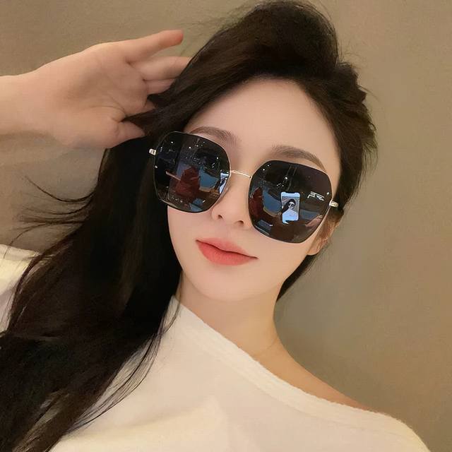 gucci-Polarized Sunglasses 2025 New Spring Trend Hot Fashion Round Frame Pola