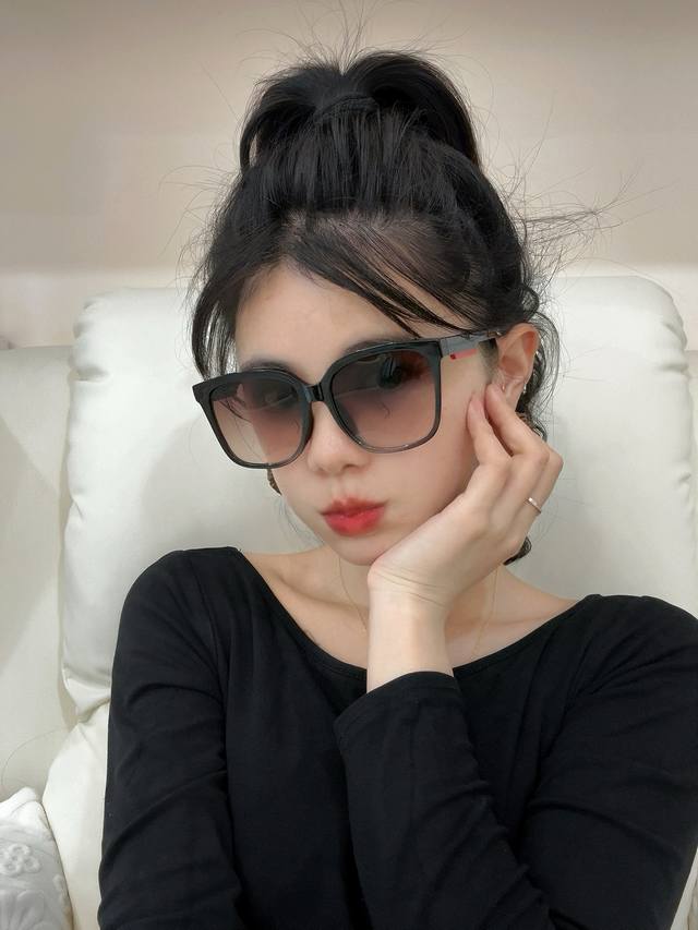 Super Cool And Stylish Gucci New Sunglasses Interpret The Latest Spring And Summ