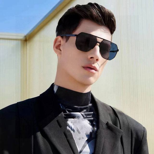 gucci 2025 New Men And Women Couple Sunglasses Polygonal Sunglasses Ip Platin