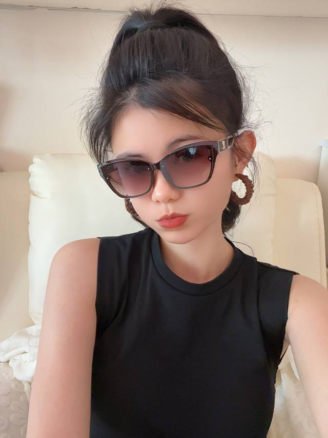 lv 2025 Spring New Trend Hot Style Fashion Square Frame Sunglasses High Quali