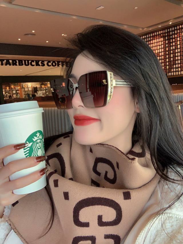 lv Large Frame Sunglasses. Classic Square Frame Design. Suitable For All Face