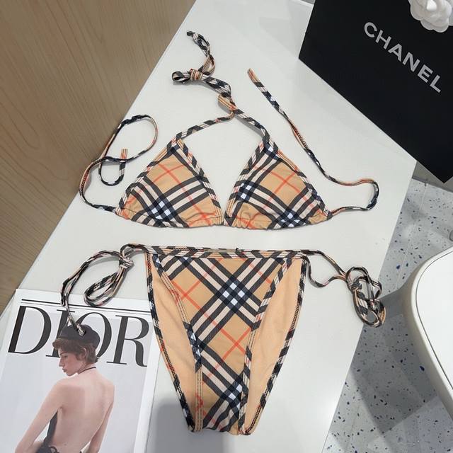 The Real Burberry Swimsuit Is So Beautiful That It Is Hard To Capture Its Beauty