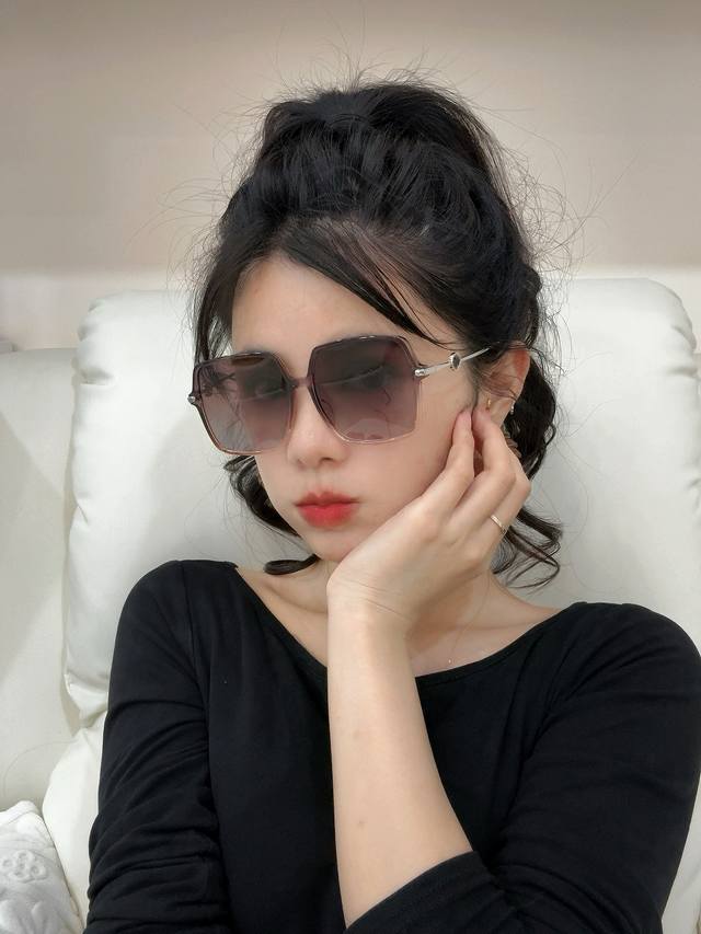 gucci 2025 Spring New Sunglasses. All Kinds Of Internet Celebrities Have Brou