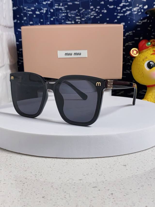 miumiu 2025 New Korean Round Sunglasses For Women Fashion Sun Visor Anti-Ultr
