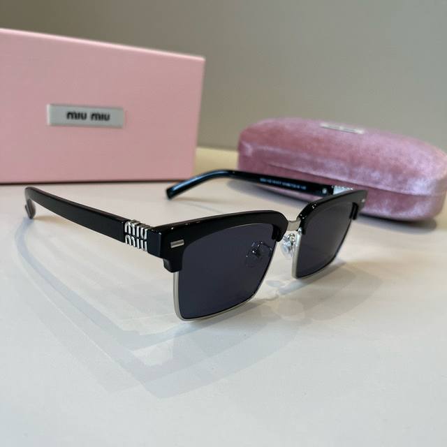 Miu Miu Miumiu Sunglasses