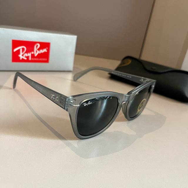 Ray-Ban Trendy Men's And Women's Street Style Sunglasses 4614 Light And Does Not