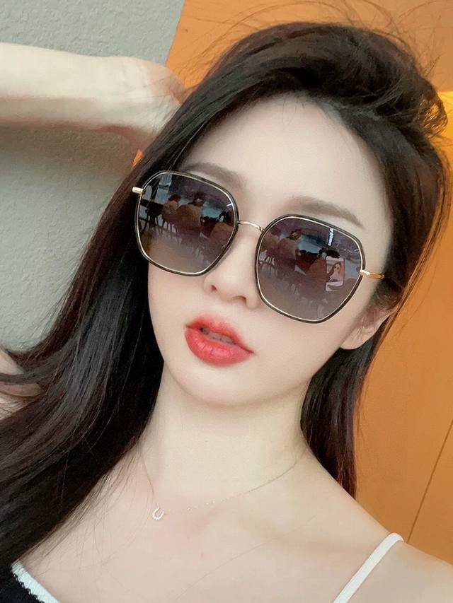 New Chanel Chanel Sunglasses Interpret The Latest Spring And Summer Glasses With