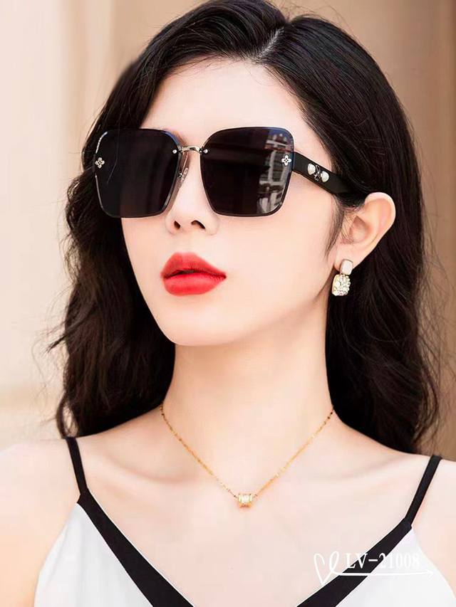 Louis Vuitton-Lv . Polaroid Resin Lens . Tr Frame Is Light And Comfortable To We