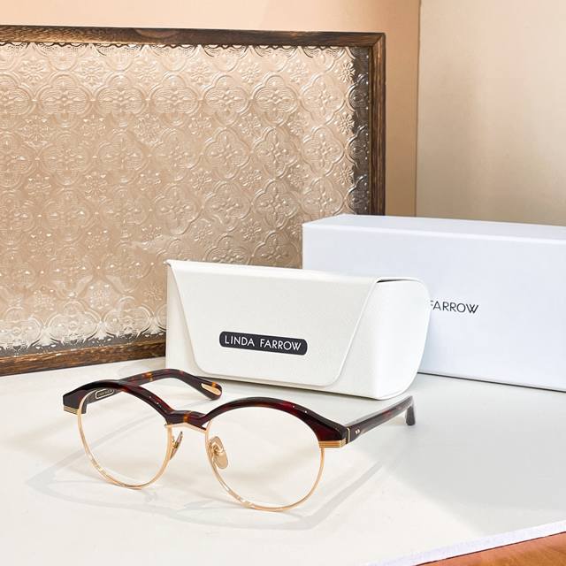 linda Farro*Model Lfl 1453Size:5218-140Original Titanium