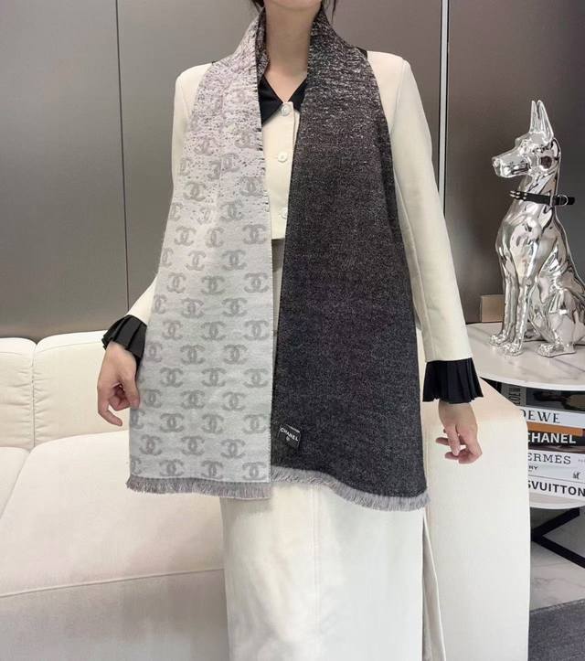 Double C Logo Gradient Scarf Color: Dark Gray + Smoke Gray Size: 185*35Cm Ingred