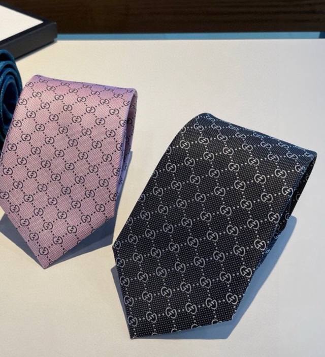 Silk Tie With Interlocking Gs Throughout, Embellished With Woven Bees, Two Iconi