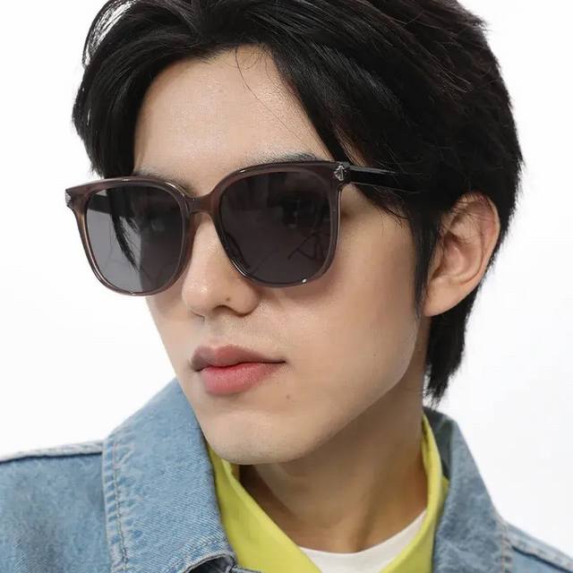 gucci 2025 Spring New Trend Hot Fashion Square Frame Polarized Sunglasses Hig