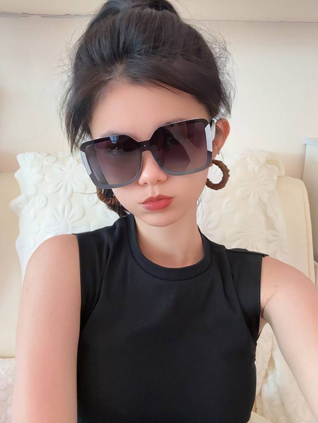 trpolarized Series Chanel Large Frame Sunglasses The Classic Square Frame Des
