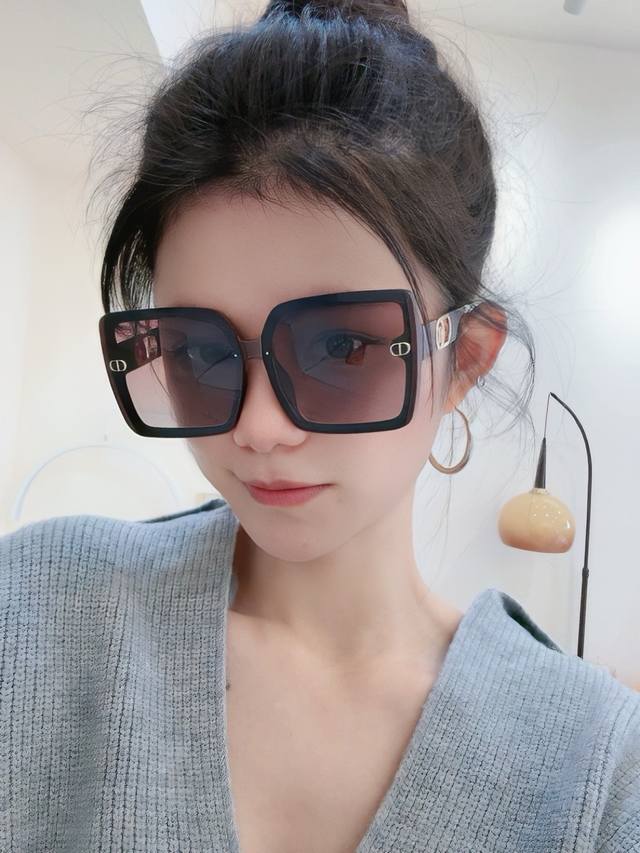 dior-Dior 2025 Spring New Trend Hot Fashion Square Frame Polarized Sunglasses