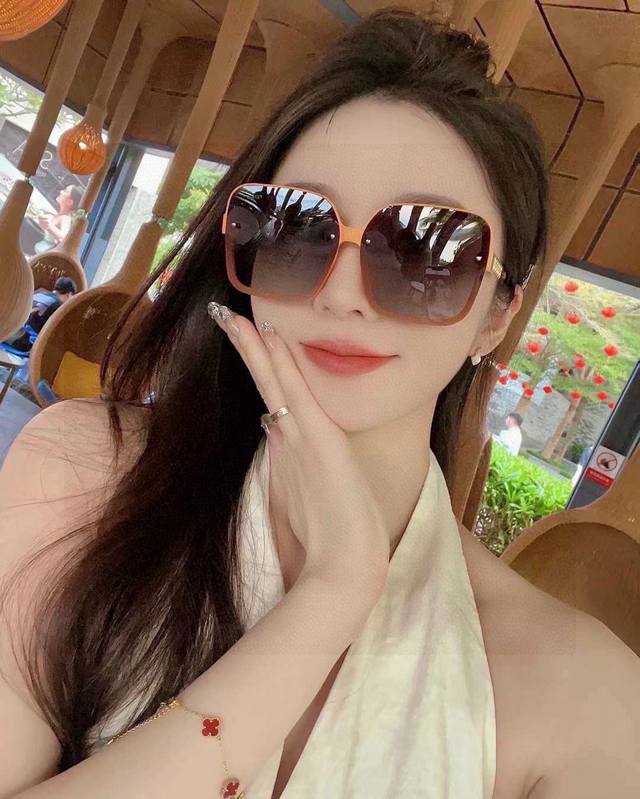 Fendi Ladies Polarized Sunglasses Fashion Face-Shaping Big Brand Fashion Style 7