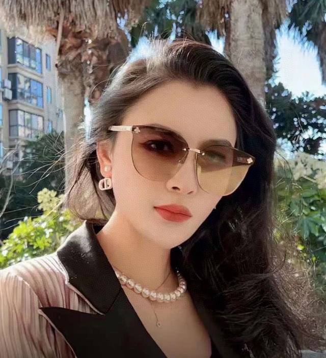 New Louis Vuitton Lv Ladies Sunglasses Hd Nylon Lens Classic Lv Old Flower Retro
