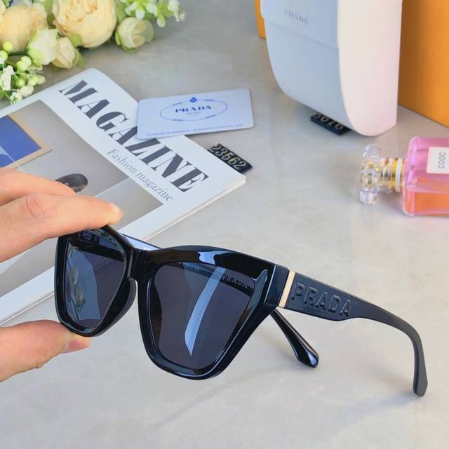 prad*New Light Luxury Trend Square Frame Fashion Sunglasses For Women High-En