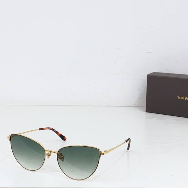 tom For* Model Ft1005 Size 62 Ports 17-140