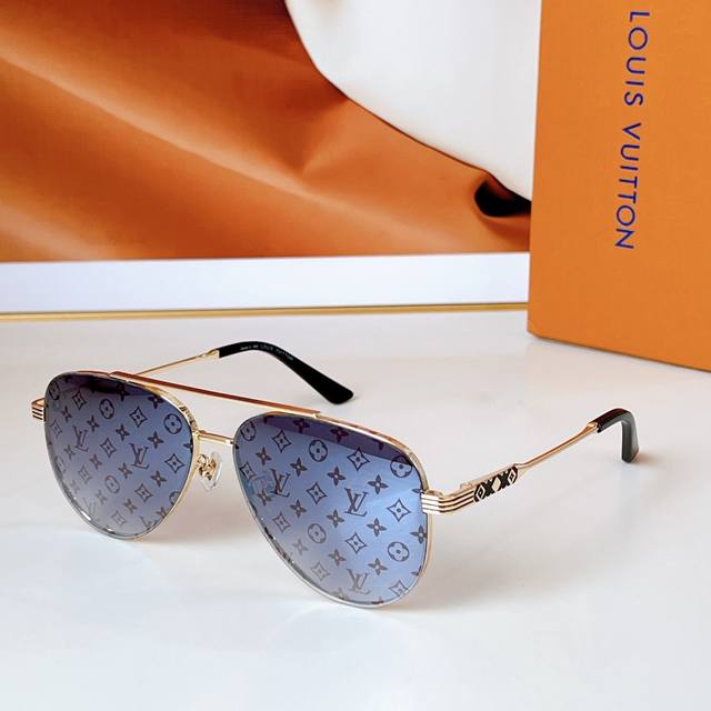 louis Vuitto* Mod Z5291U Size: 51 Ports 17-145