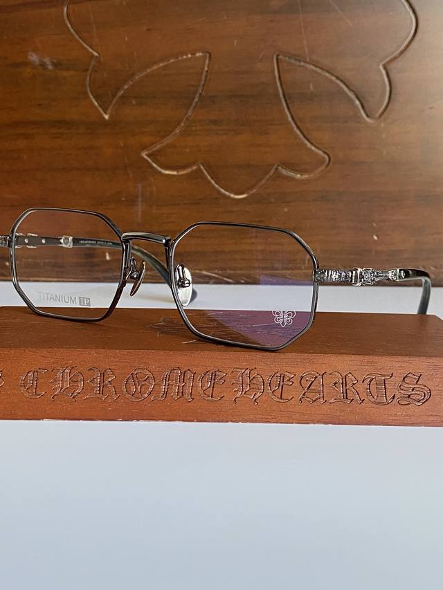 Heavy-Duty Handmade Titanium Frame Chrome Heart New Model Every Detail Reveals E