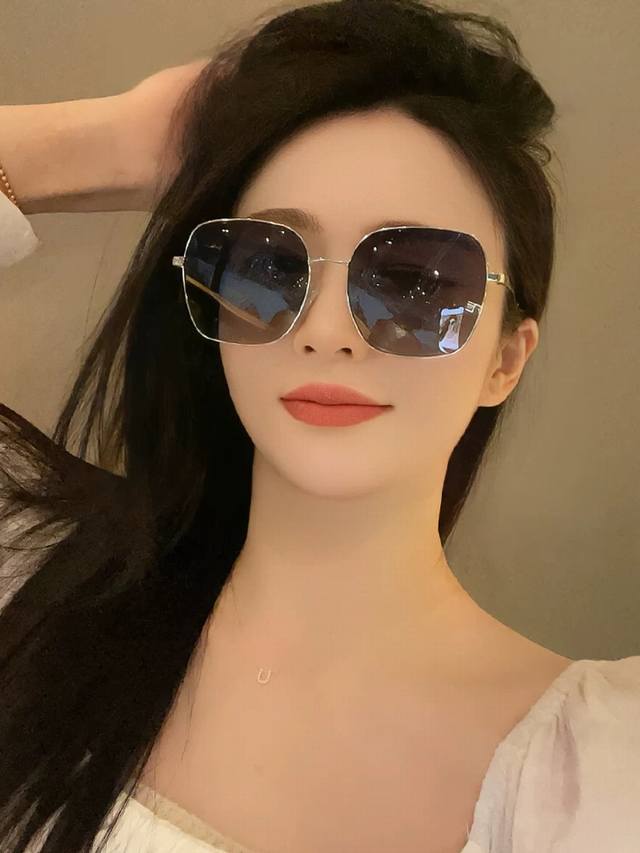 Nylon Polarized Series Gucci Sunglasses. Round Frame Design Is Suitable For All
