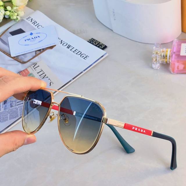 prad*European Style Trendy Glasses That Make Your Face Look Smaller, High Qua
