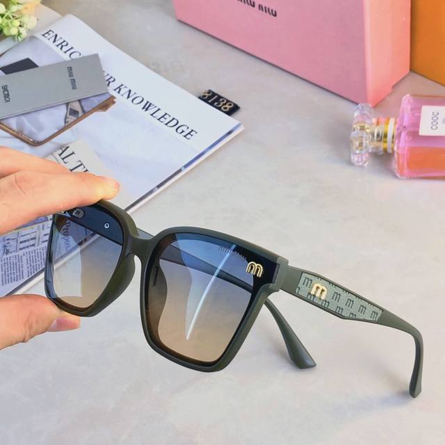 miumi*Personalized Fashion Style Classic Square Frame Sunglasses Simple And F