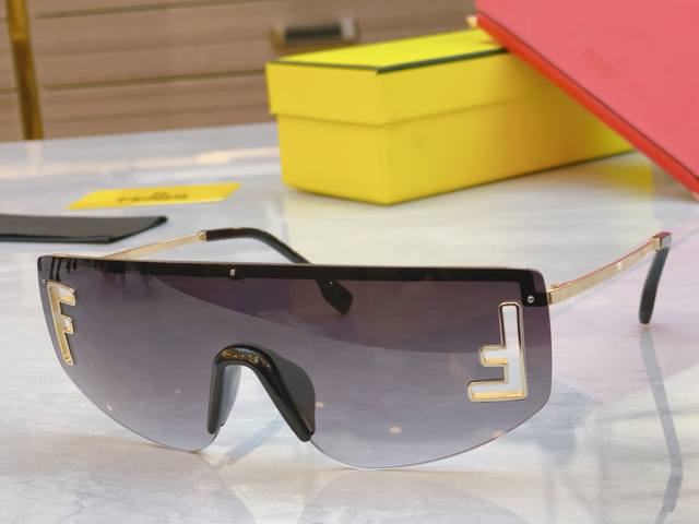 fen* Fendi New Sunglasses Model Fe40168U Size 145 0-143