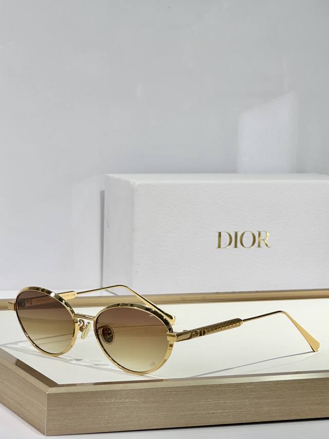 dior Mod Diorcannger1U Size 53 Ports 16 140