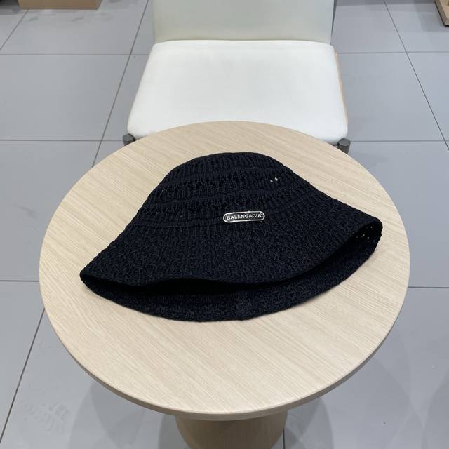 balenciaga Balenciaga 2025 Hat Women's Spring And Summer New Solid Color Holl