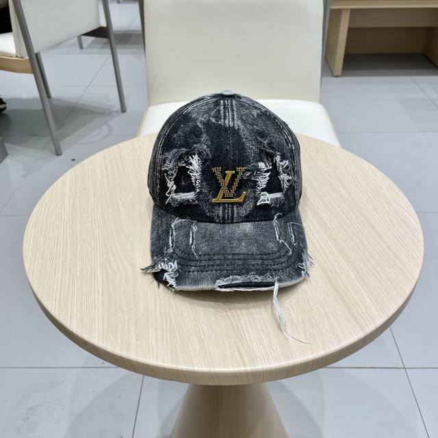 lv Louis Vuitton Official Website High Version Baseball Cap Very Classic Clas