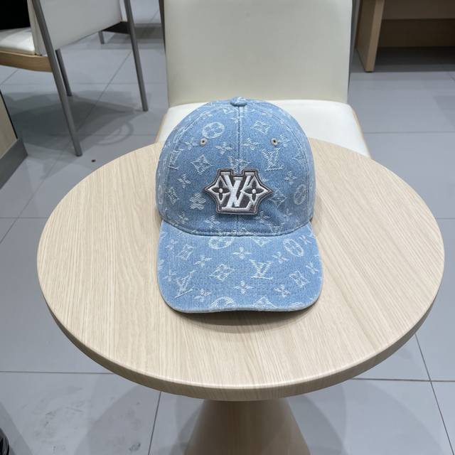 lv New Embossed Old Flower Leather Baseball Cap Hot Sale Baseball Cap For Men