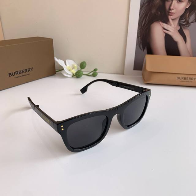burberry Burberry New European And American Fashion Square Frame Folding Sung