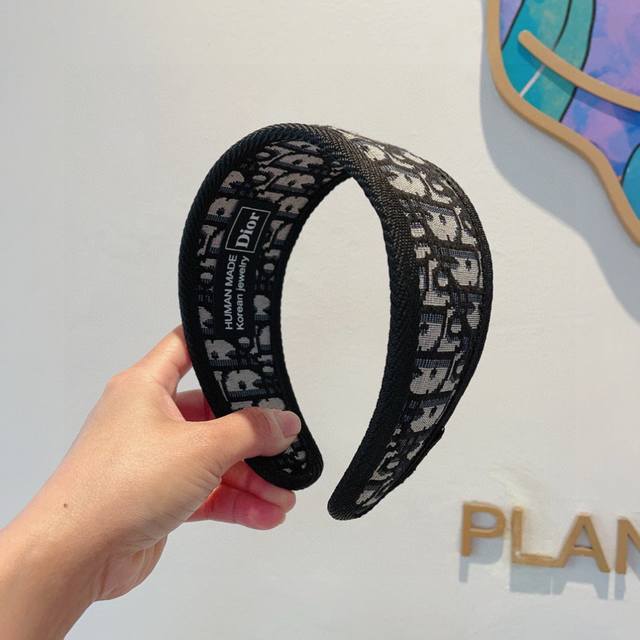 With Packaging Dior Dior's Hot New Headband, Original Goods From The Counter Let