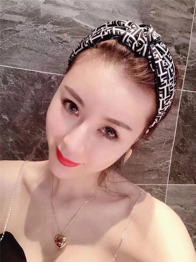With Packaging Fendi Fendi New Style Middle Knot Fashionable Big Brand Style Hea