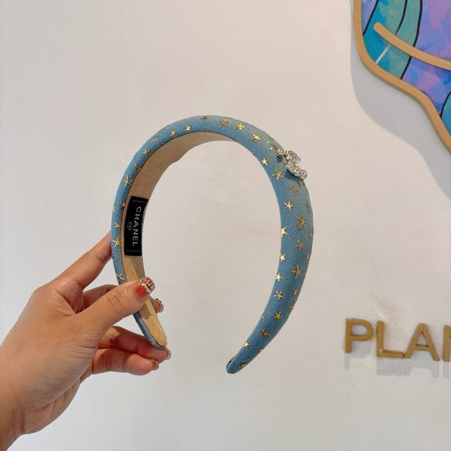 With Packaging Chanel Chanel's Latest Small Headband, A New Product That Shows Y