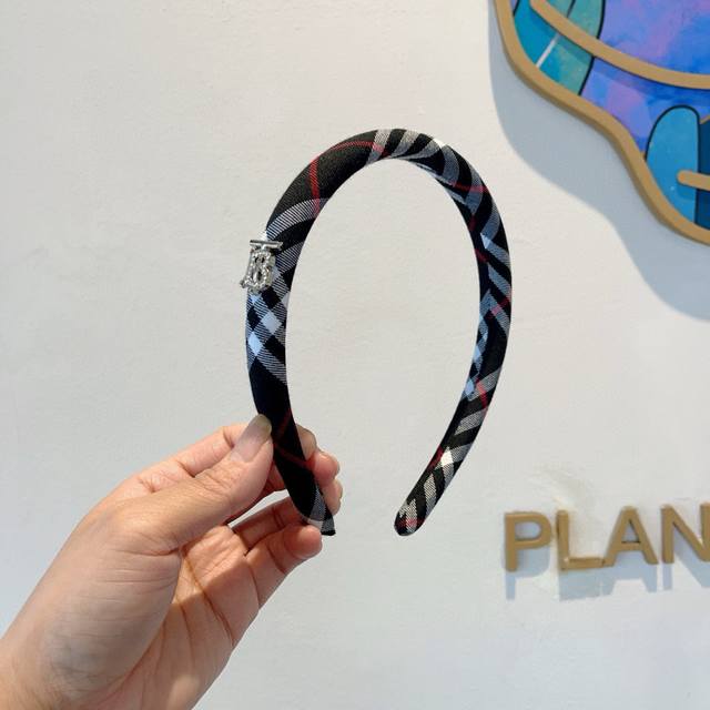 With Packaging Burberry's New High-Cut Plaid Narrow Headband With Custom-Made Fa