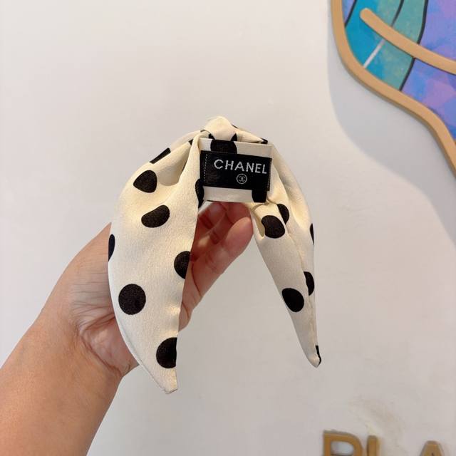 With Packaging Chanel Chanel New Silk Polka Dot Clip Duckbill Clip Hairpin Class