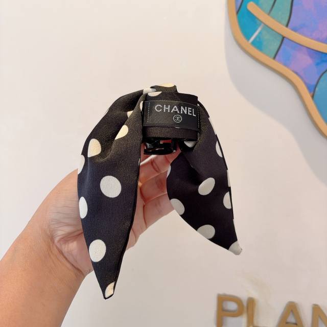 With Packaging Chanel Chanel New Silk Polka Dot Clip Duckbill Clip Hairpin Class